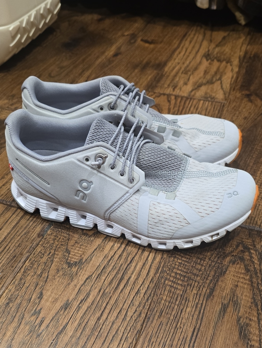 OnClouds Women's Athletic Sneakers
